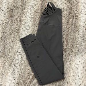 Uhventure leggings grey size small new.